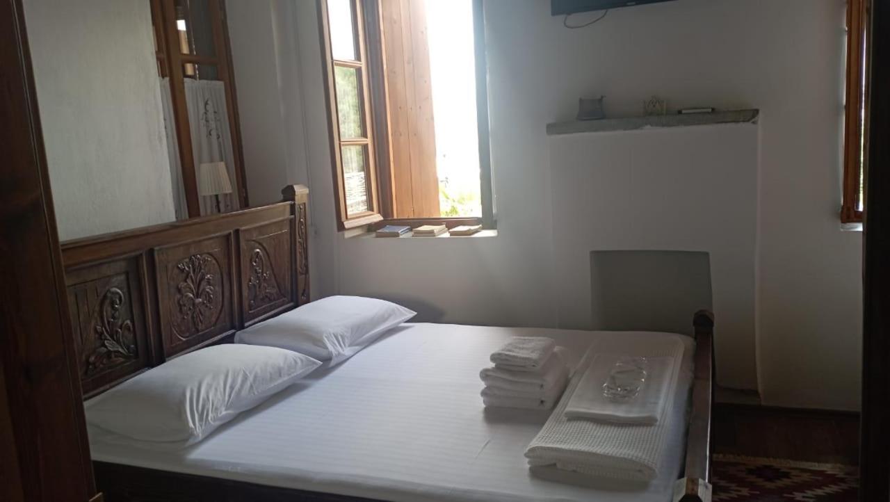 Silver Hill Guesthouse Gjirokastër Cameră foto