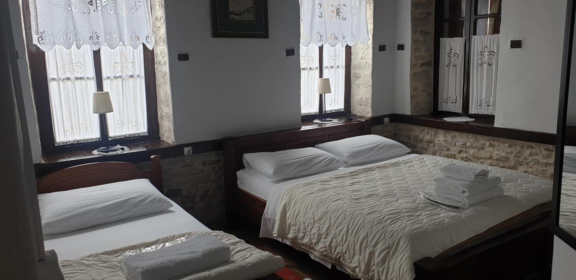 Silver Hill Guesthouse Gjirokastër Cameră foto